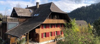 Hübeli Lodge, in the deep Emmental valley with endless hiking & biking trails