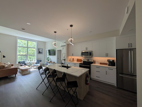 Mikrowelle, Ofen, Herdplatte, Geschirrspüler