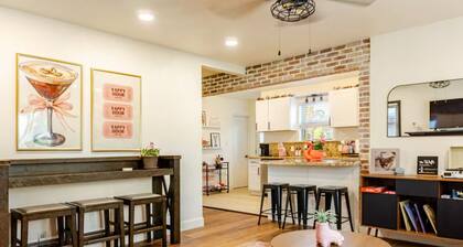 Charming 3 bedroom Pink Palace