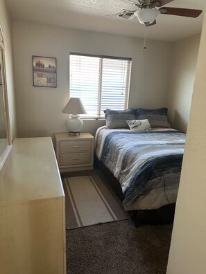 3 bedrooms, WiFi, bed sheets - Our Cozy Casita boasts 3-bedroom and a sleeper sofa in Mohave Valley. (Mohave Valley)