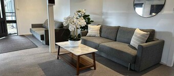 Self-contained 1-bedroom guest house on rural farmhouse property sleeps 8