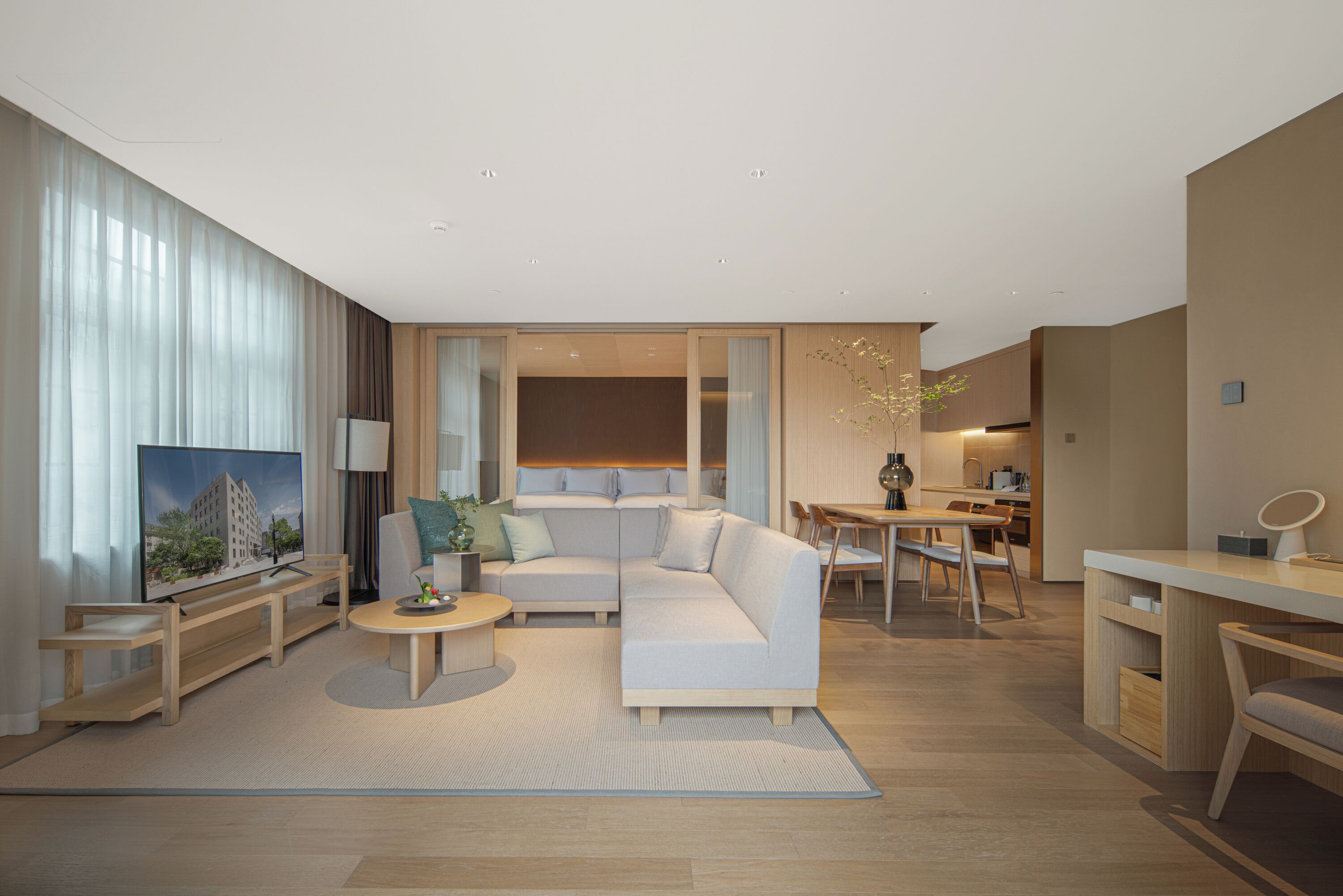 Laptop workspace, blackout drapes, free WiFi