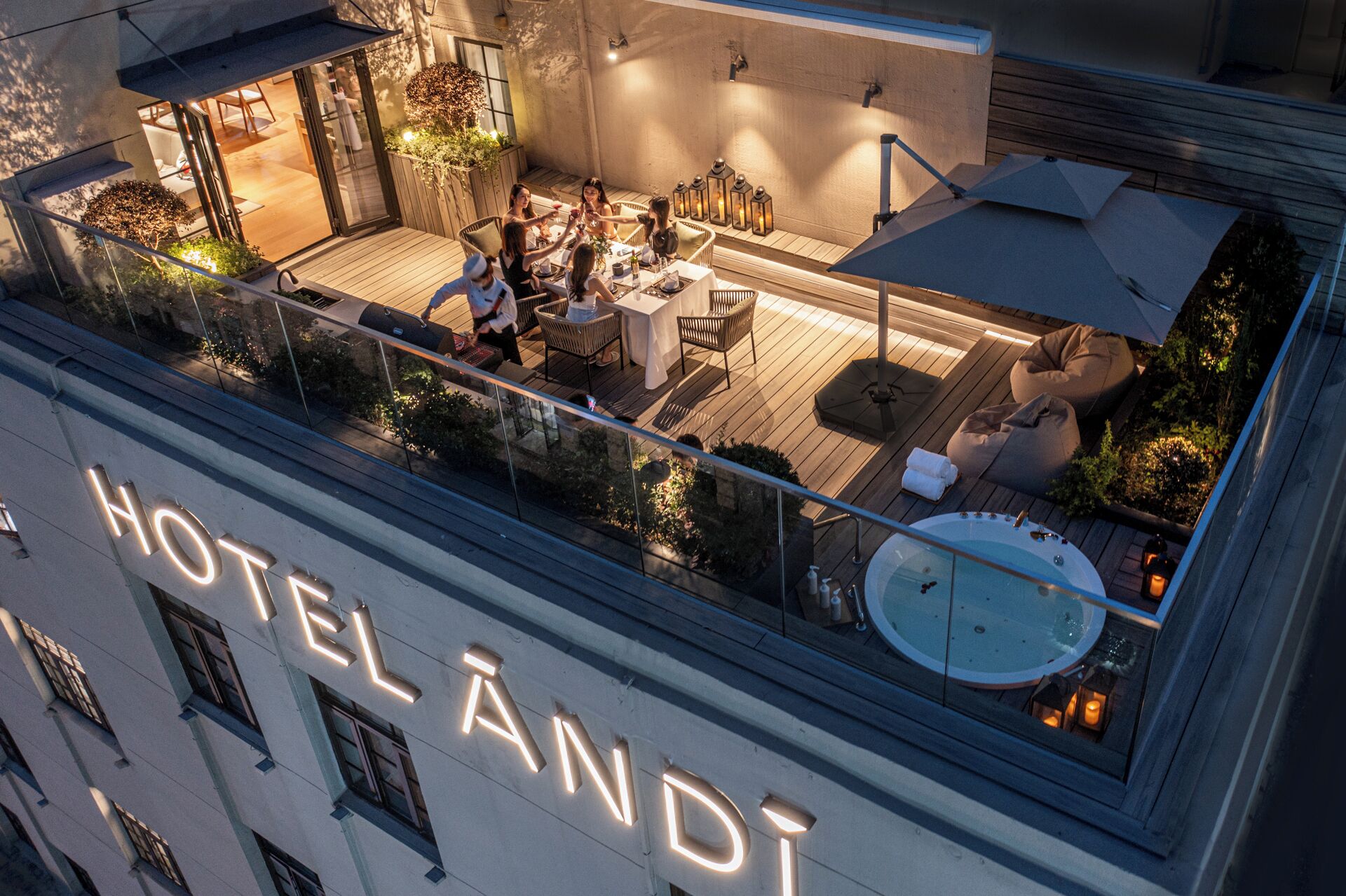 Suite Luxe, 1 grand lit, patio, vue ville | Terrasse/Patio