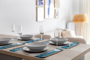 Apartment, 1 Bedroom, Kitchen, City View | In-room dining