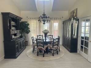 Dining - Charming 4-br Wine Country Retreat — Walk Downtown Solvang + BBQ & Fireplace (Solvang)