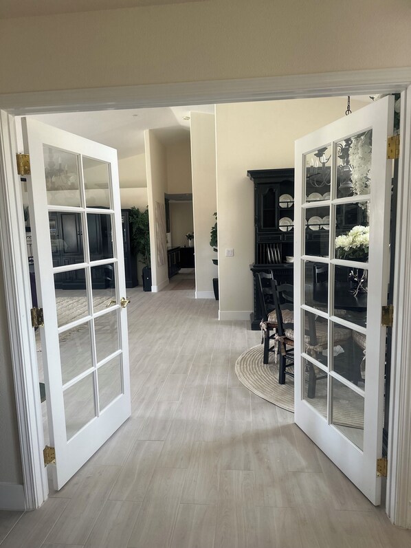 Interior - Charming 4-br Wine Country Retreat — Walk Downtown Solvang + BBQ & Fireplace (Solvang)