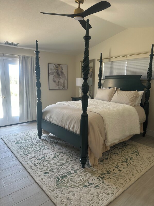 4 bedrooms, desk, iron/ironing board, free WiFi