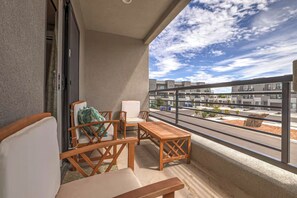 Property grounds - St. George 5 bdrm Adventure Retreat, national parks, sports, golf, tesla charger (St. George)