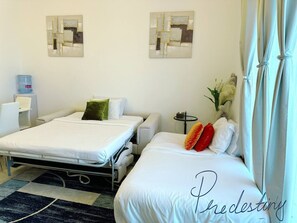 Iron/ironing board, WiFi, bed sheets