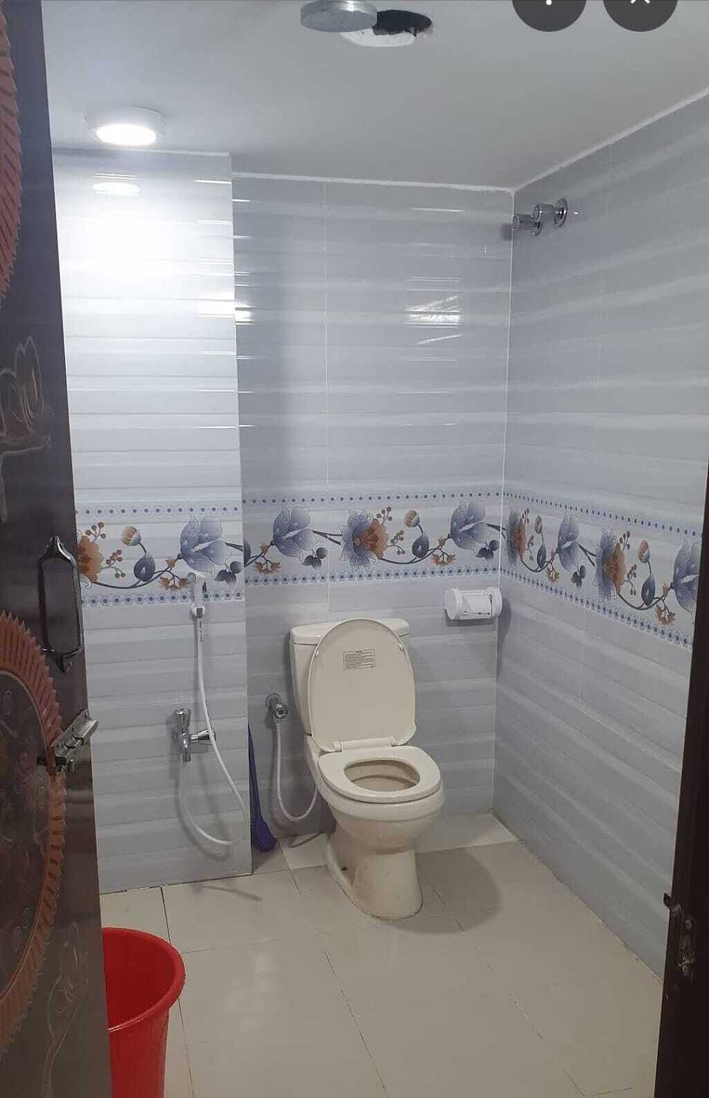 Toalettartikler (inkludert), håndklær, såpe og sjampo