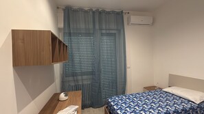 2 Schlafzimmer, BĂŒgeleisen/BĂŒgelbrett, WLAN, BettwĂ€sche