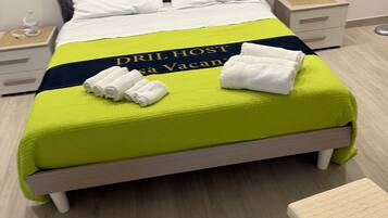 2 chambres, bureau, fer et planche à repasser, Wi-Fi gratuit