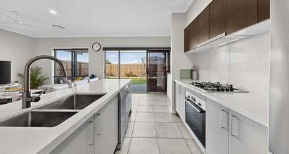 Griffin Family Stay – 4BR Modern Home