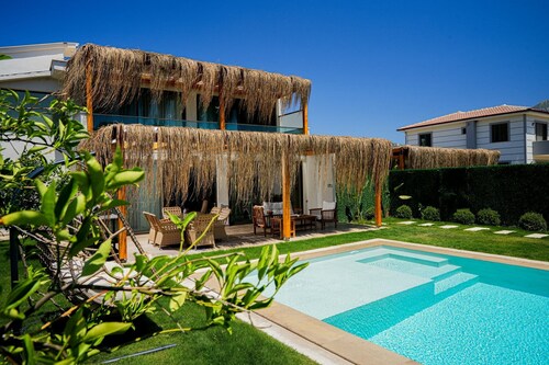 3-bedroom villa in pleasant Hisarönü with WiFi, AC
