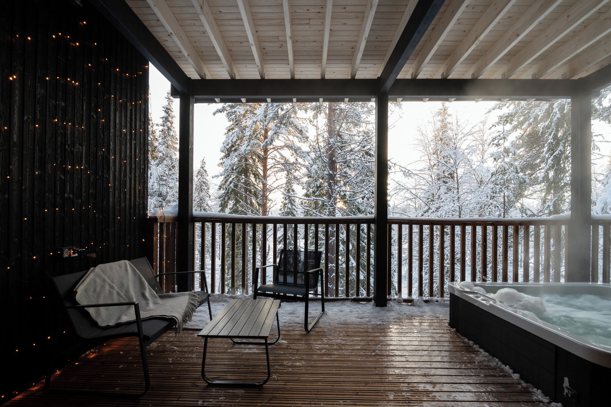 Deluxe-Villa, Flussblick | Außen-Whirlpool