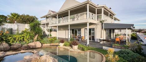 숙박 시설 정면