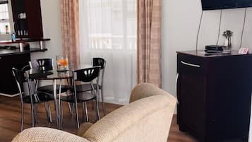 Comfort Apartment | In-room dining