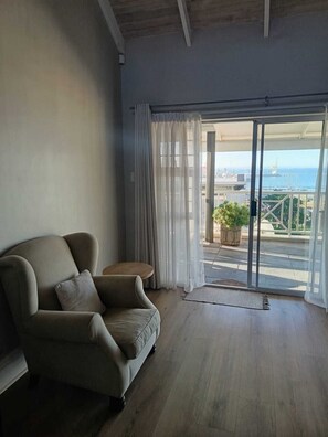 Superior Double or Twin Room, Sea View | Individually decorated, individually furnished, desk, laptop workspace