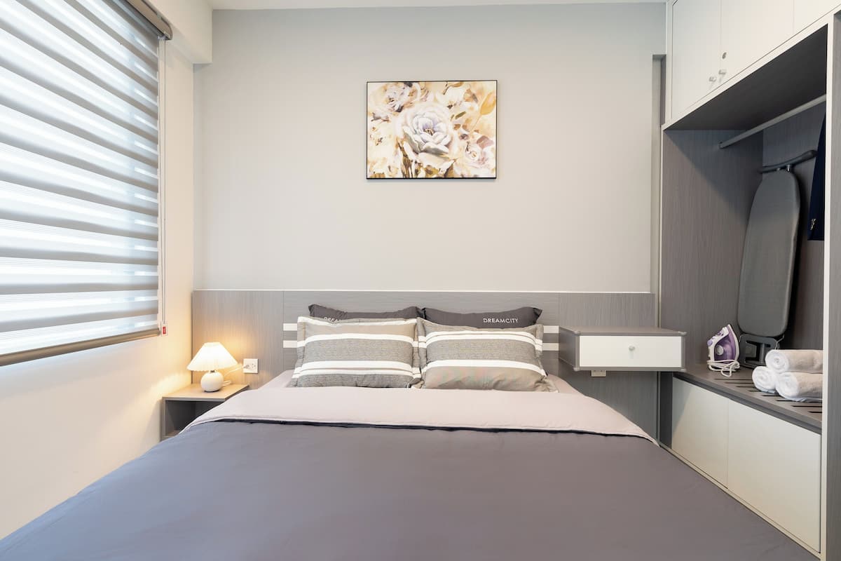 Desk, iron/ironing board, free WiFi, bed sheets
