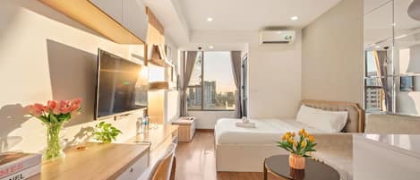 Desk, blackout drapes, iron/ironing board, free WiFi
