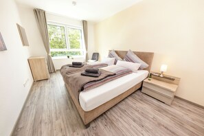 3 bedrooms, in-room safe, travel cot, free WiFi