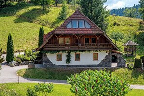 Exterior - Apartment '2' with Mountain View, Shared Terrace and Wi-Fi (Triberg im Schwarzwald)