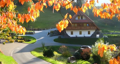 Ferienwohnung '2' mit Bergblick, gemeinsamer Terrasse und WLAN