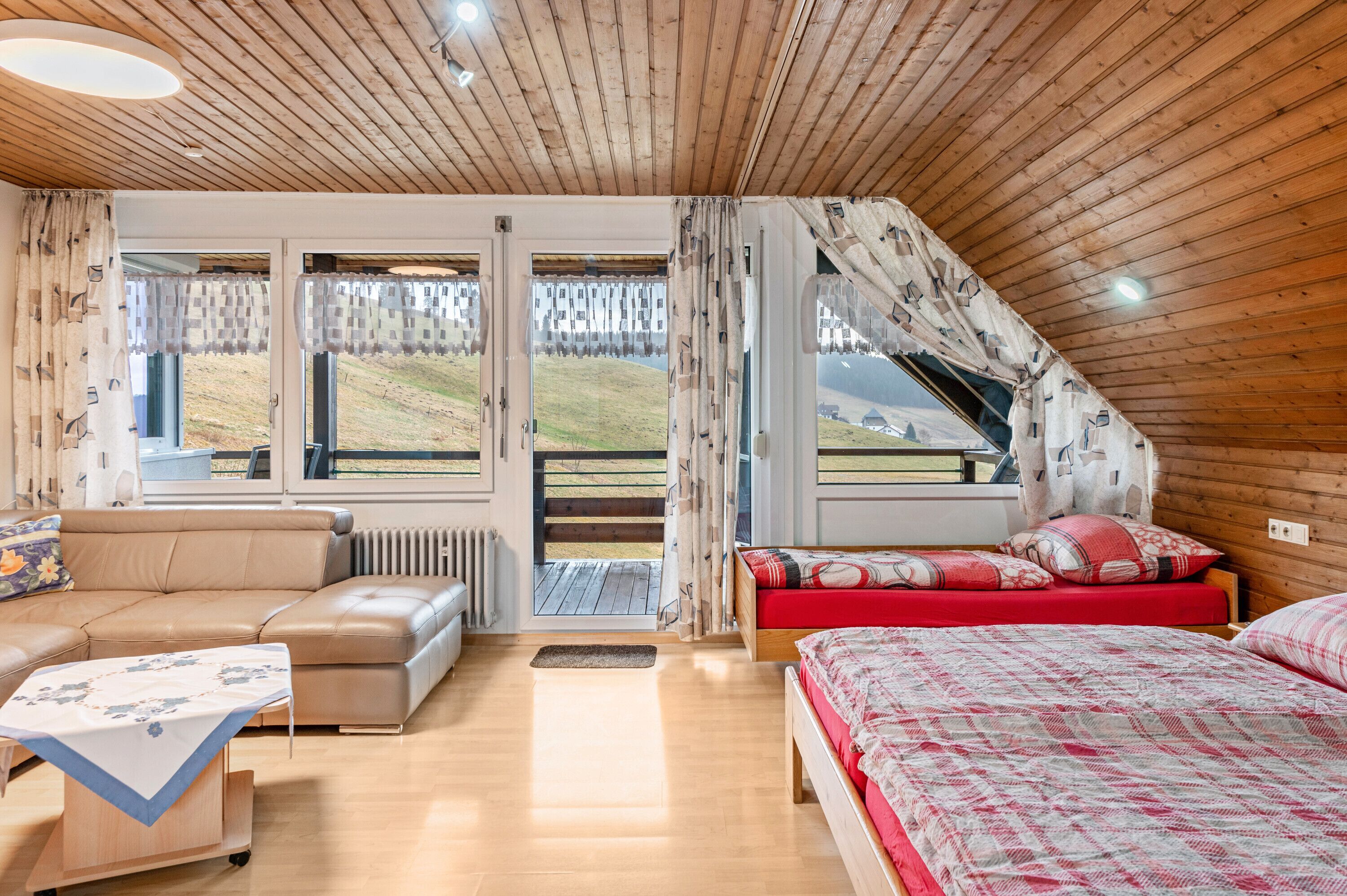 Een strijkplank/strijkijzer, wifi, beddengoed