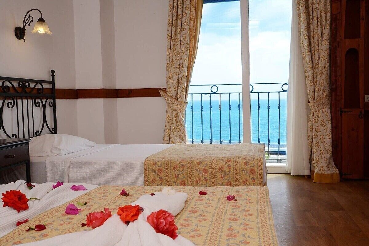 Standard Triple Room, Balcony, Sea View