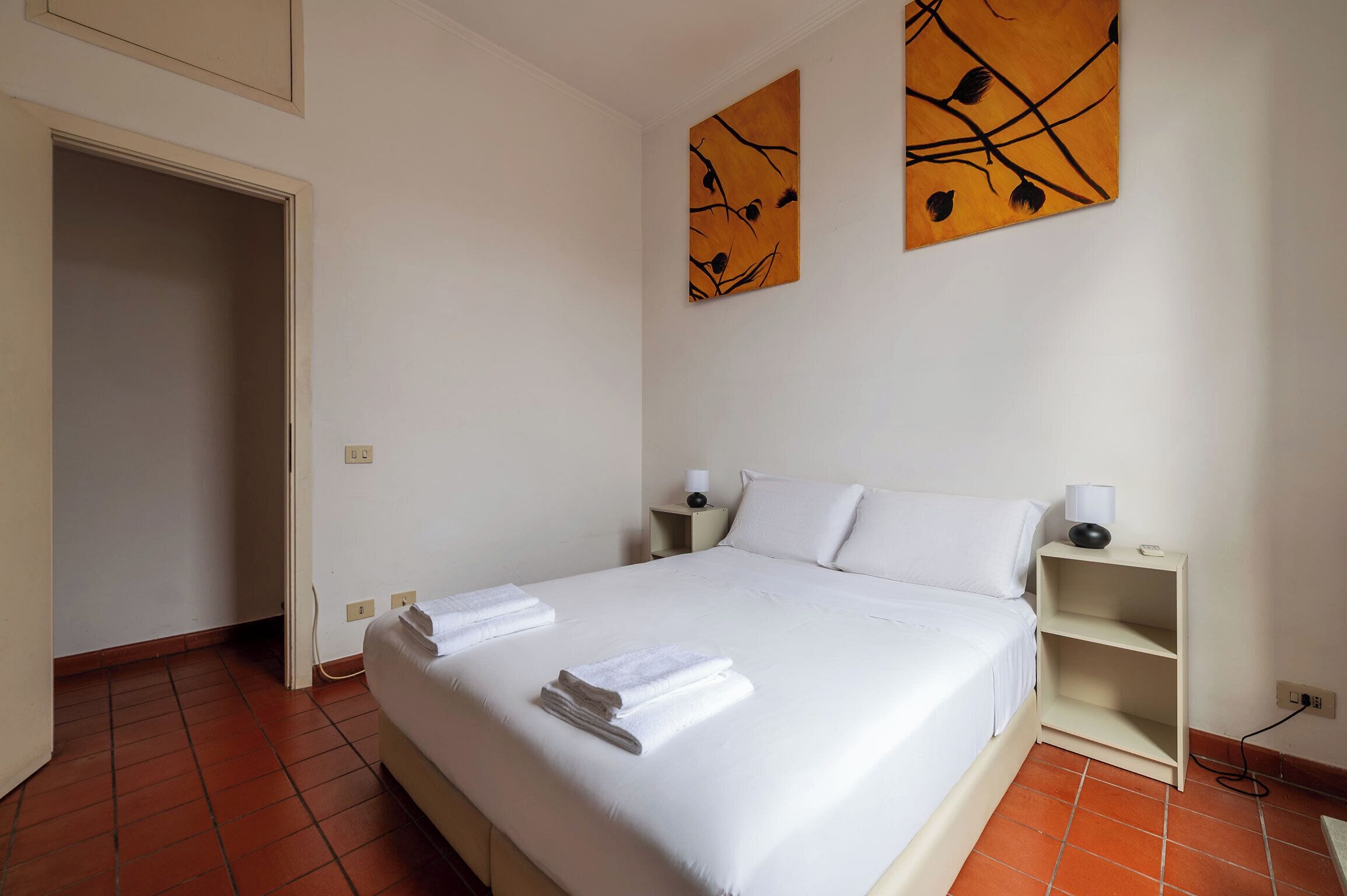 Free WiFi, bed sheets