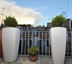 Exterior - Modern Apt near Piazza di Spagna (Rome)