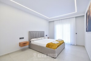 3 quartos, cofres nos quartos, ferros/tábuas de passar roupa