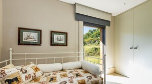 6 bedrooms, travel cot, free WiFi