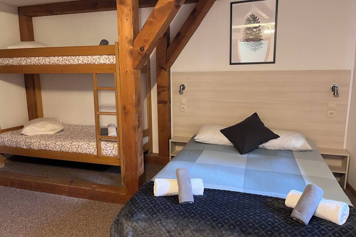 Comfort Room, Valley View | In-room safe, desk, free WiFi