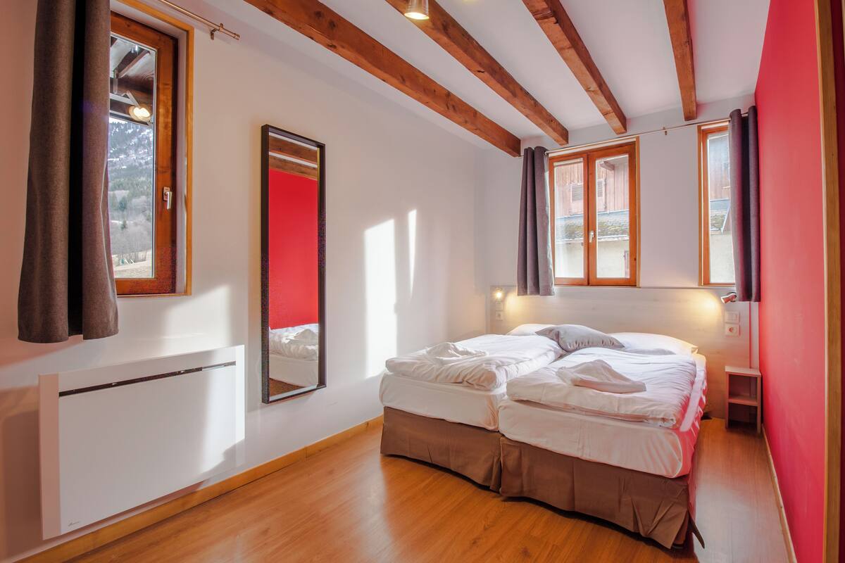Comfort Triple Room, Valley View | In-room safe, desk, free WiFi