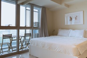 Leilighet – city, balkong, byutsikt | Strykejern/-brett og wi-fi (inkludert)