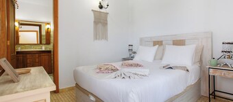 Vacation 'Ca' Paca Y Pepe' with Shared Garden and Wi-Fi