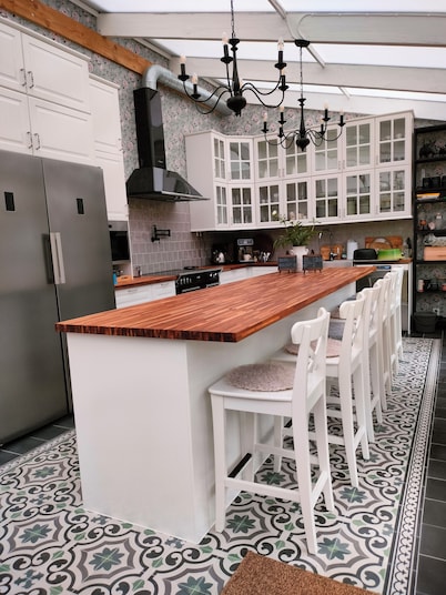 Charming B&B mixed farm with an unique, cozy cottages with a fantastic view.