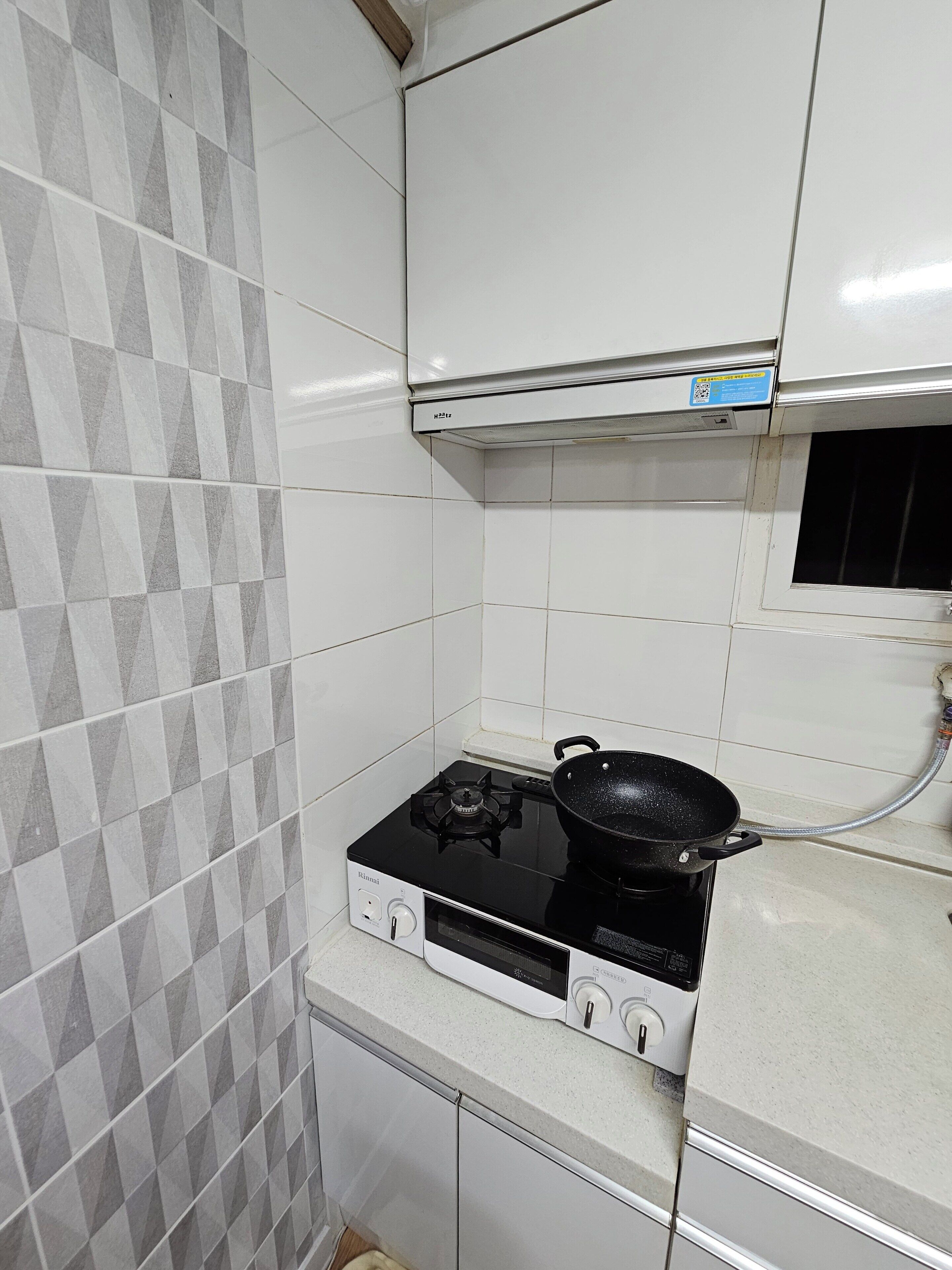 Coffee/tea maker, fridge, microwave, electric kettle