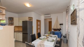 Dining - Villa Bilanžic - Omiš by Villas Guide (Kreševo)