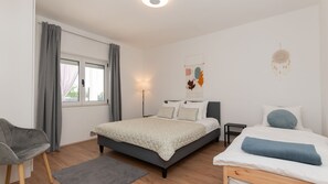 4 chambres, fer et planche à repasser, Wi-Fi gratuit, draps fournis