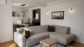 TV - Villa Tea - Makarska by Villas Guide (Gornji Vinjani)