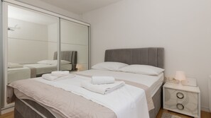 4 habitaciones, tabla de planchar con plancha y wifi gratis 