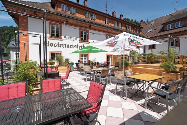 屋外ダイニングエリア