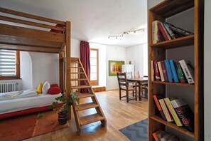 3 室のベッドルーム、アイロン / アイロン台、WiFi