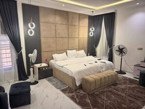 House, 4 Bedrooms, Private Pool, City View | 4 bedrooms - Serene Oasis in Lagos - Private Pool & Relaxing Ambiance (Lagos)