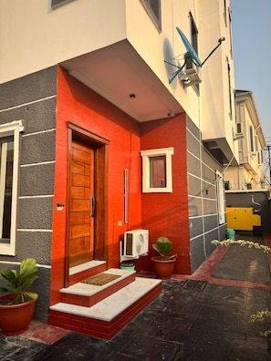 Maison, 4 chambres, piscine privée, vue sur la ville | Extérieur