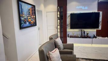 Casa, 4 quartos, piscina particular, vista para a cidade | Comodidades do quarto