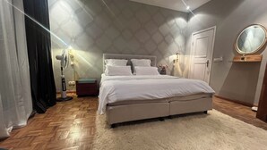 Room - Petit Hambourg guest house by the pool (Baguida)