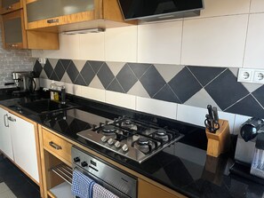 Microondas, horno y parrilla de estufa